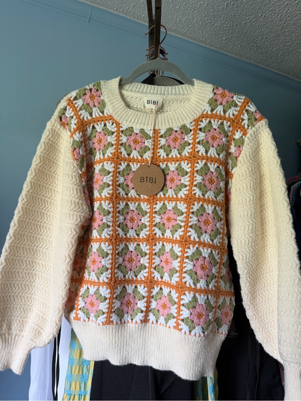 BIBI flower granny square Cream Crochet Floral Sweater